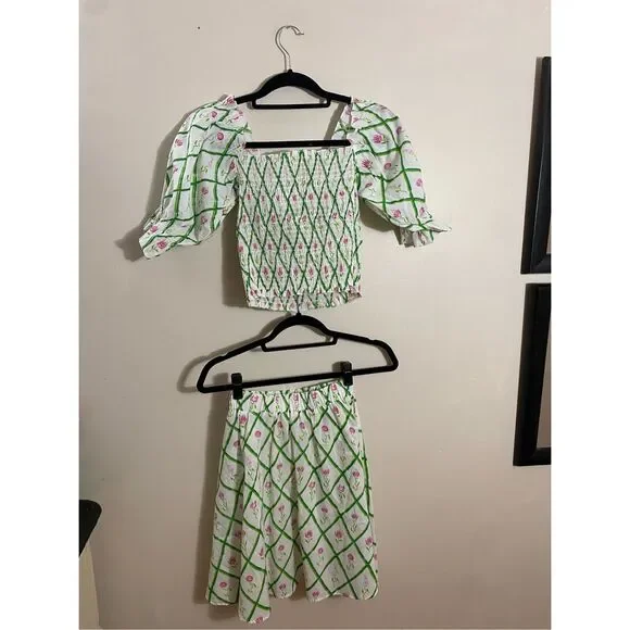 Mary Marshmallow Women’s Size Small Crop Top and Skirt Set Green 2 Piece Set - Picture 6 of 8